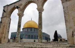 Image of On Tuesday 12 May, he will visit the Dome of the Rock on Temple Mount in Jerusalem and meet the Grand Mufti. He will then visit the Western Wall and meet Israel’s two Chief Rabbis. In the afternoon he will celebrate Mass in the Valley of Josaphat.