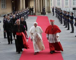 Image of Pope Benedict XVI as he was welcomed in the Czech Republic.