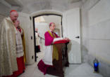 Image of Archbishop Elect William Lori in prayer