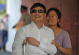 Image of Wei Jingsheng and wife