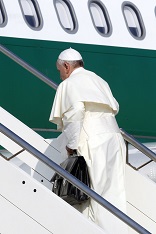 Image of Pope Francis boards the plane to World Youth Day 2013