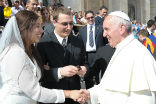 Image of Deanna and Michael with Pope Francis.