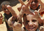 Image of Syrian children fight for peace.