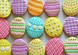 Image of Five cute and tasty Easter dessert ideas.