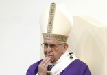 Image of Pope Francis witnesses a bishop collapse at the altar (Reuters).