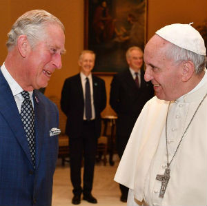 Prince Charles meets Pope Francis (AFP).