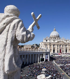 Talented artist recreates St. Peter's Square using unique item [not pictured].