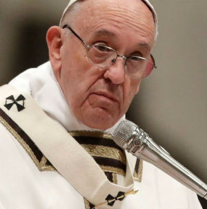 Pope zeroes-in on 'fake news' for next communications day.