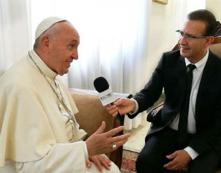 Pope Francis provided a checklist on how to be a good journalist.