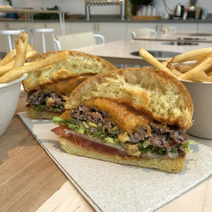 Creator produces burgers that look like this and only cost $6.