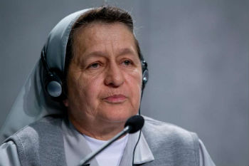 Briefing about Amazon synod at Holy See Press Sister Alba Teresa Cediel