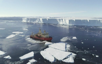 Image of The Thwaites, or 'Doomsday' Glacier is failing. 
