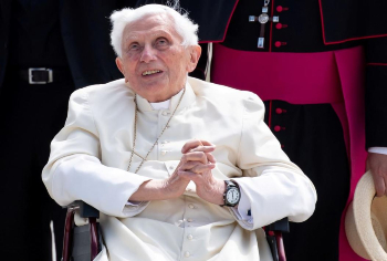 Image of According to reports, Pope Emeritus Benedict's health is failing.