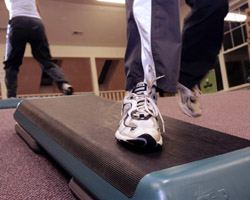 Image of CHOOSING A HEALTH CLUB – Joining a health club can be helpful to stay on a regular exercise routine and it is worthwhile to take the time to find a club that has adequate equipment, a trained staff and affordability. (Photo CNS)
