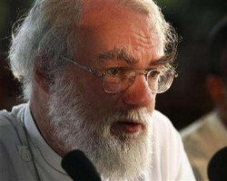 Image of Archbishop of Canterbury Rowan Williams talks to the media as he concludes his four-day visit to Sri Lanka, in Colombo May 10, 2007.