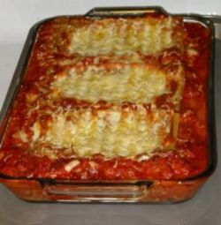 Image of A FAMILY FAVORITE - There are probably as many lasagna recipes as there are cooks who make lasagna in their own kitchens.