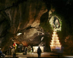 Image of The Visit of Pope Benedict XVI to France is a part of his stated goal of bringing Europe back to its Christian roots so that it can take its place in the new missionary age. It will begin in prayer, at the feet of Our Lady of Lourdes.