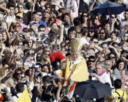 Image of The Saint for the suffering Church of India appeals to the many expressions of the ancient faith, East and West, as indicated by the beautiful iconography displayed among the faithful at her canonization.