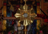 Image of Eucharist exposed for adoration in a monstrance